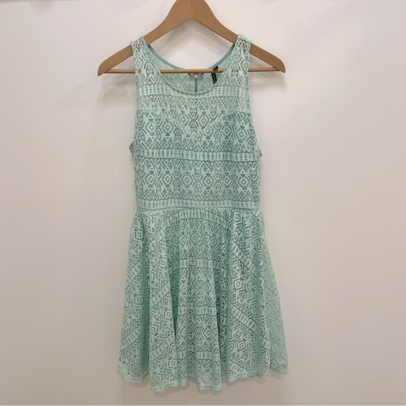 Heartsoul mint green lace dress - Picture 1 of 10